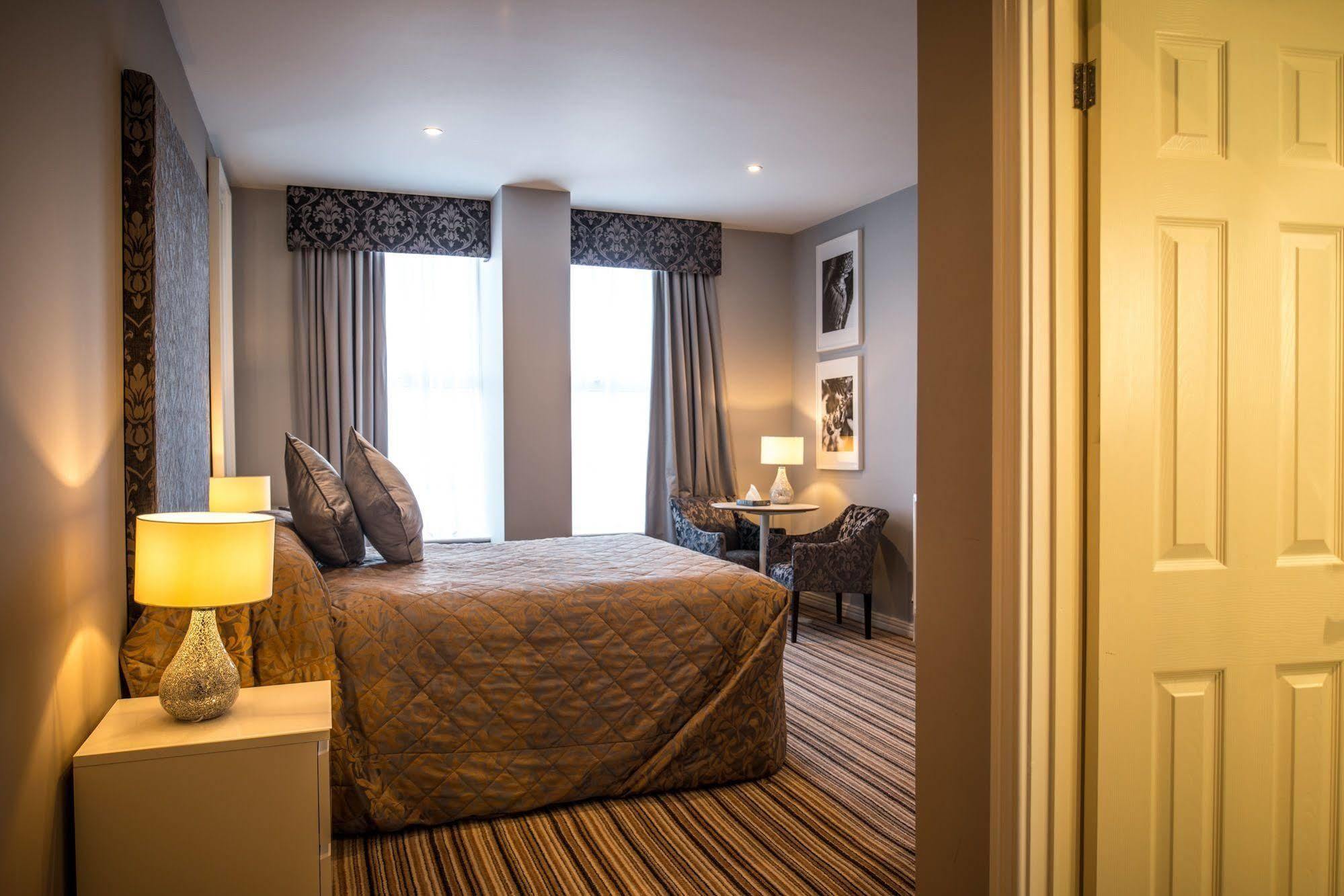 York House Hotel Уитли-Бей Экстерьер фото