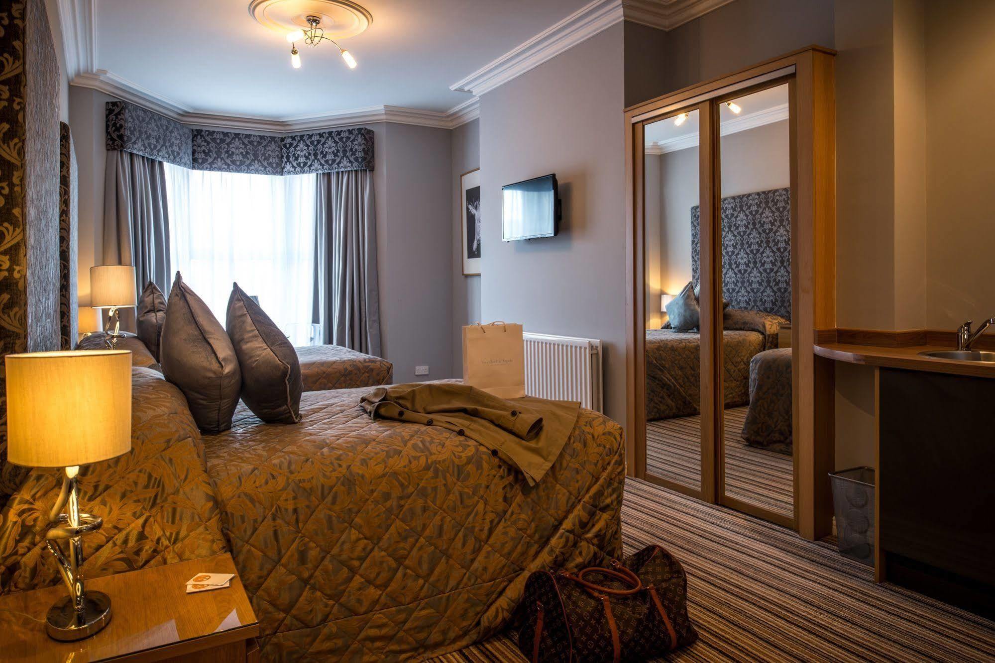 York House Hotel Уитли-Бей Экстерьер фото